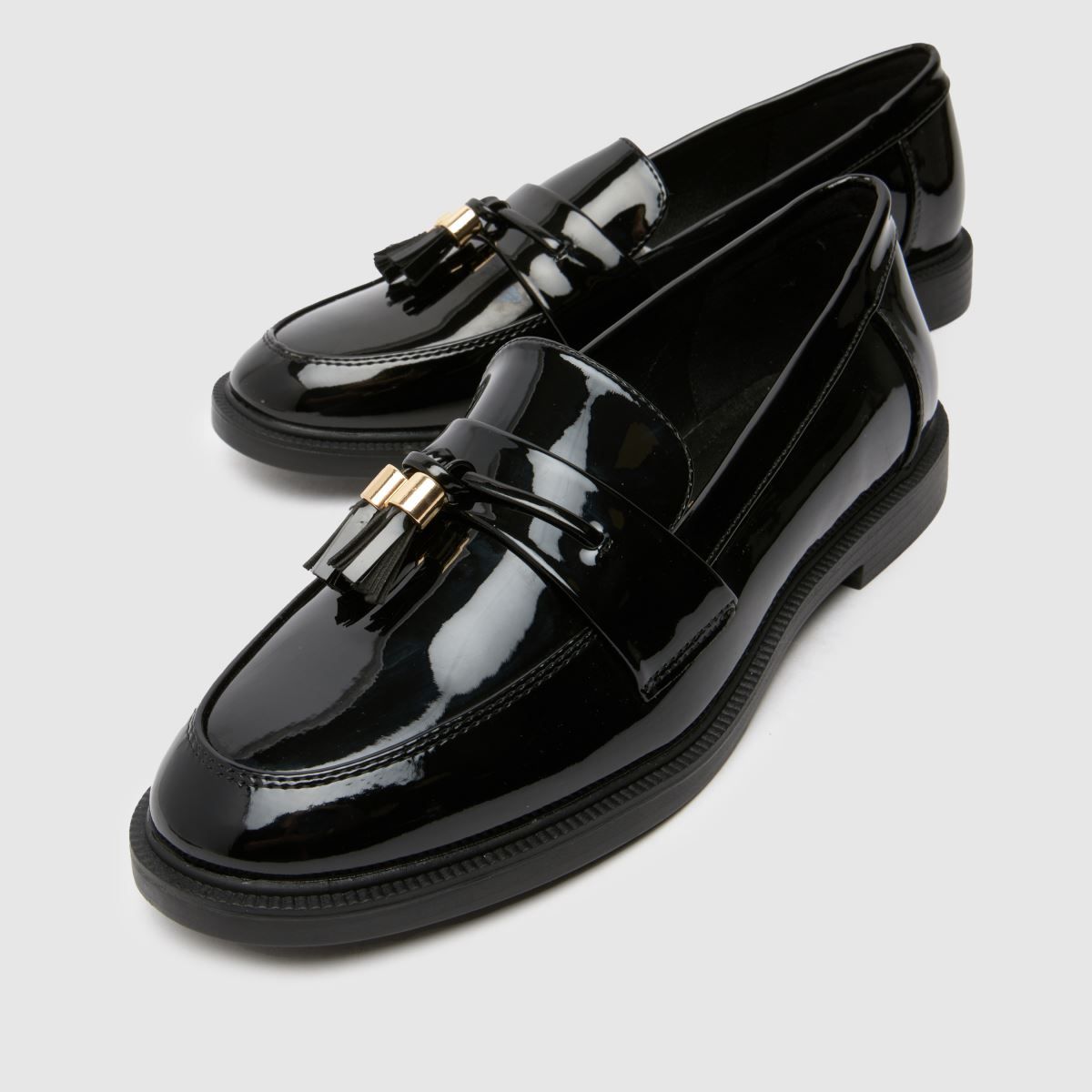 Tren Sepatu Loafers